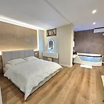 Jacuzzi Living Center 3 Appartement *