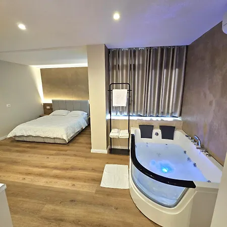Jacuzzi Living Center 3 Διαμέρισμα *