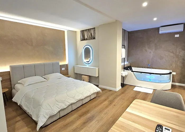 Jacuzzi Living Center 3 公寓 *