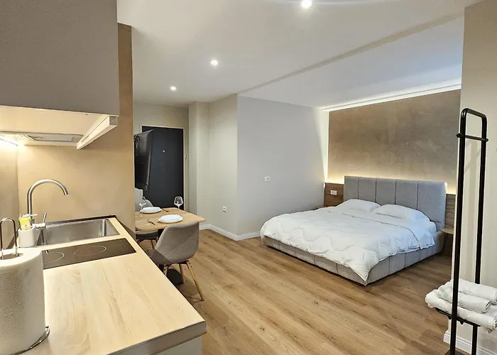 Jacuzzi Living Center 3 Tirana