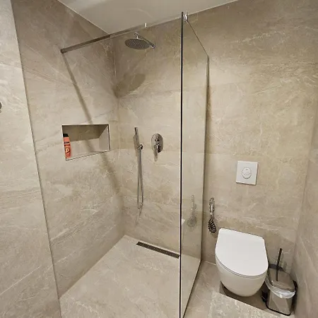 Jacuzzi Living Center 3 Apartment