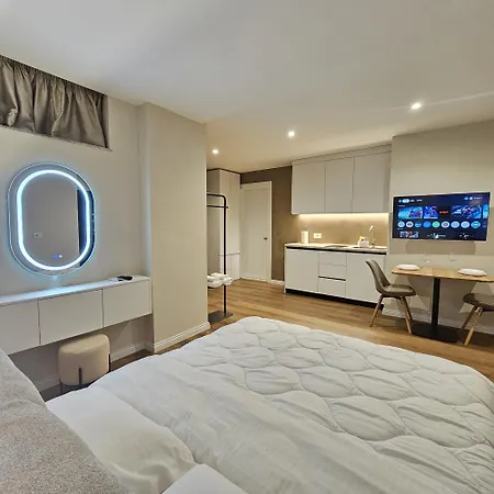 شقة Jacuzzi Living Center 3 *