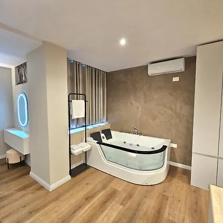 Jacuzzi Center