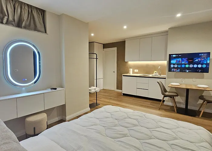 Apartman Jacuzzi Living Center 3 *